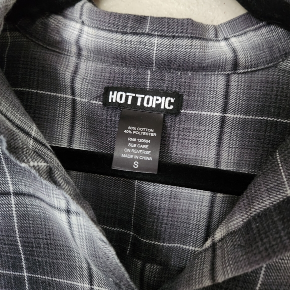 Black & Grey Crop Top Bundle - Forever 21, Shein, & Hot Topic - Picture 5 of 15